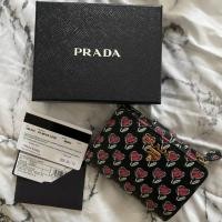 ราคา Prada ซื้อมาใช้2ครั้งเก็บค่ะ (6636491297)