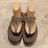 ราคา รองเท้าแตะผู้หญิง ยี่ห้อ fitflop แท้ (มือสอง) (ราคามือหนึ่ง 4,990 บาท) (29405255622)