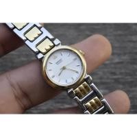 ราคา นาฬิกา Vintage มือสองญี่ปุ่น Seiko Galaxy V401 0900 Integrated Bracelet ผู้หญิง ระบบ Quartz ทรงกลม 22มม ของแท้ (29958137051)