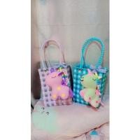 ราคา พร้อมส่ง กระเป๋าสานเส้นพลาสติก น้องยูนิคอร์น สุดน่ารักขนาด ก4 ย5.5 ส7.5นิ้ว (16257092855)
