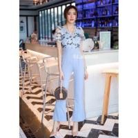 ราคา จั้มสูทกางเกงขายาว (งานป้าย lala belle )คอวีแขนสั้นตัดเย็บด้วยลูกไม้ลายดอกสามมิติสวยมากเอวเข้ารูปกางเกงทรงขาม้าผู้ดีมาก (3617616519)