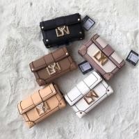 ราคา New✨ กระเป๋า LYN ขนาด 8 นิ้ว มีสายสะพายยาว (4053246202)