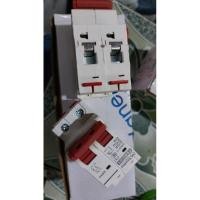 ราคา เบรกเกอร์ดีซี 32 แอมป์ 1000v breaker โซลล่าเซลล์ และแบตเตอรี่ DC Air switch photovoltaic circuit breaker 32A /1000VDC (18587572145)