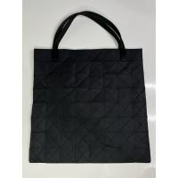 ราคา BaoBao Issey Miyake กระเป๋า tote bag รุ่น track (24632111915)