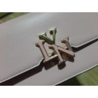 ราคา มือ 2 - กระเป๋าสตางค์ LYN สีชมพู มีโซ่ แท้ 100% (22374890840)