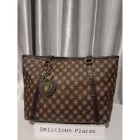 ราคา กระเป๋าคล้องไหล่ทรงช๊อปปิ้งแบรนด์ Pierre Cardin มือสอง สภาพใหม่มาก (23054029307)