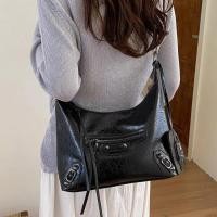 ราคา 1227 (28X9X21) กระเป๋าสะพายข้างผู้หญิง กระเป๋าแฟชั่นผู้หญิง (41381653414)