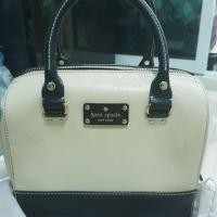 ราคา Kate spade มือสอง ของแท้ 100%สภาพสวยตามภาพเลยค่ะ 96%++ (4515771282)