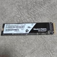 ราคา (มือ 2) WD BLACK SN700 250 GB SSD NVMe PCIe Gen 3 M.2 2280 อุปกรณ์จัดเก็บข้อมูลแบบ Solid-State (WDS250G2X0C) (3254569557)