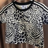 ราคา Adidas เสื้อครอป size xs ของแท้จาก shop (7617219509)