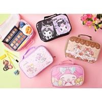 ราคา น่ารักกระเป๋าสตางค์เครื่องสําอางตัวอักษร San-rio Kuro-mi My-Melody Cinnamo-roll กันน้ําอเนกประสงค์กระเป๋า Taslan วัสดุแต่งหน้ากระเป๋าเดินทางผู้หญิงวัยรุ่นความงามสมัยใหม่ (45561289957)