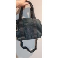 ราคา กระเป๋า​ kipling ถือได้สะพายได้ มือสองแท้ (51860849461)