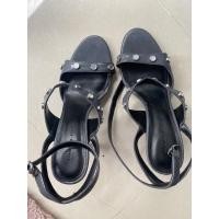 ราคา รองเท้า Charles & Keith มือสอง size 37 (19163601478)