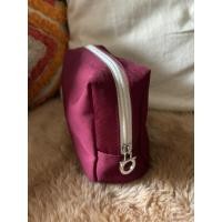 ราคา Salvatore Ferragamo กระเป๋าเครื่องสำอาง กระเป๋าน้ำหอม มือสอง (42057032011)