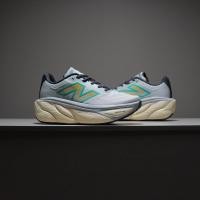 ราคา New Balance NB Fresh Foam X More v5 รองเท้าผ้าใบลําลองสบายสีเทาสีเขียวข้อเสนอพิเศษ H7LY (56514821439)