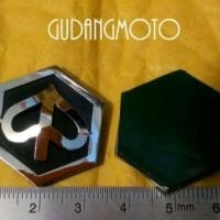 ราคา Vespa Logo Piaggio Black Emblem Forging Above Super Sprint Handlebar (55059786632)