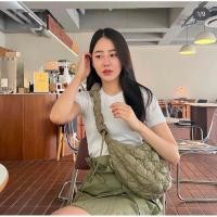 ราคา พร้อมส่ง แท้ % New Carlyn Cozy bag M ปรับสายได้ COZY H72303010(K) Khaki (23073119964)