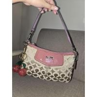 ราคา Coach แท้ ทรงพอชสีชมพู สภาพใช้งานค่ะ (26587111352)