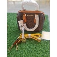 ราคา กระเป๋าทรงหมอน MK Michael Kors แท้ 100% สีน้ำตาล สายสปอร์ต (28921337372)