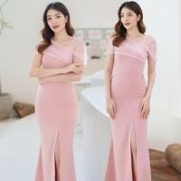 ราคา ชุดราตรียาวสีชมพูสไตล์เรียบหรูดูแพง ไหล่แต่งผ้าซีทรู กระโปรงยาวผ่าหน้า เหมาะสำหรับใส่เป็นชุดราตรี ชุดไปงานแต่งงาน ชุด... (18889990580)