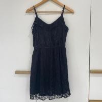 ราคา ส่งต่อ เดรสสั้นสายเดี่ยวลูกไม้ สีดำ H&M Divided size EUR38 (อก32-34") (25742520726)