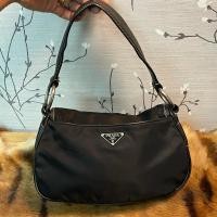 ราคา พร้อมส่งกระเป๋าPradaแท้Vintage สภาพสวย (29715694323)