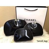 ราคา Chanel Snowflake Cosmetic Pouch Value Set (501312170)