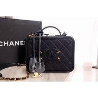 ราคา Chanel vanity case 8.5’ holo24 caviar อปก.กล่อง การ์ด ถุงผ้า (4441612723)