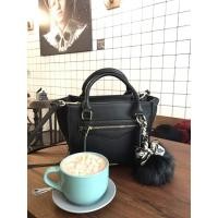 ราคา Amory side zip bag (หนังวัวแท้) )ใส่code : BABN รับส่วนลด100 บาท ถึง 12 กพ 61 (882197713)