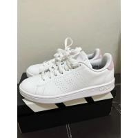 ราคา ส่งต่อรองเท้า adidas advantage สีขาว(ชมพู) เบอร์ 38.5 (5.5uk) มือ1 ยังไม่เคยใส่ค่ะ ของแท้100% ได้มา1,500 (42001223333)