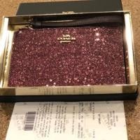 ราคา ของแท้ พร้อมส่ง✅ Coach Small Wristlet with star Glitter Print // กริซเตอร์สีม่วง ขนาด 7”x4 (ซื้อมา2วันขาย) (1843992600)