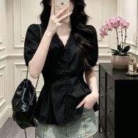 ราคา เสื้อเชิ้ตแขนสั้นคอวีลูกไม้หวานสไตล์เกาหลีฤดูร้อนแบบใหม่เสื้อตัวในเอวแคบ (48065016825)