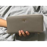 ราคา กระเป๋าตังค์ใบยาว ยี่ห้อ Shuberry มือสอง ของแท้‼️ (1408646531)