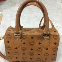 ราคา MCM มีสาย ของแท้ 100% สนใจใบนี้คุยรายละอียดเพิ่มเติมนะคะ อปก ไม่มีค่ะ (1230689134)