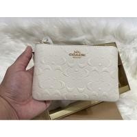 ราคา Coach Box set คล้องมือ 1 ซิปลายซีนูน ของแท้ใหม่ (16081522000)