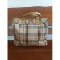 ราคา กระเป๋าแฟชั่นลาย burberry มือสอง(ไม่ใช่ของแท้) (17030025850)
