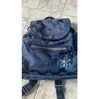 ราคา กระเป๋าสะพายcoach สีน้ำเงินลายC มือ2 ของแท้ (20866081767)