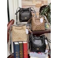 ราคา กระเป๋าสะพายไหล่ Coach Lena Crossbody Signature Bucket Bag (12944698801)