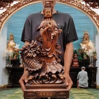 ราคา พระโพธิสัตว์กวนอิมปางยืนประทารพรบนปลามังกร สูง 22 นิ้ว สีไม้ กิมซิ้นนำเข้าจากต่างประเทศ (27660616945)