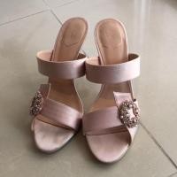 ราคา Used like new รองเท้าส้นสูงสีชมพูอ่อน Lyn (1248874717)