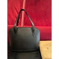 ราคา (Used) กระเป๋า Louis Vuitton - Epi Lussac Shoulder Bag Tote (หนังสีดำ Noir) (25441031932)