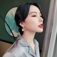 ราคา เข็มเงิน 925 เวอร์ชั่นเกาหลีฝรั่งเศส ต่างหูตาแมวเพชรและคริสตัลทรงเรขาคณิต (56965060251)
