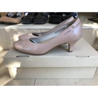 ราคา รองเท้าคัชชู มือสอง คัทชู สีชมพูมุก แท้ สวยมากกก size 36-37 (9512833054)