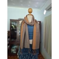 ราคา ผ้าพันคอทอมือย้อมครามและย้อมสีน้ำตาลธรรมชาติ ลายลูกแก้ว (54112402518)