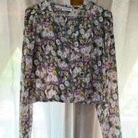ราคา (USED) เสื้อครอปลายดอกแขนยาว สไตล์วินเทจ (3928043836)
