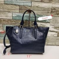 ราคา COACH รุ่น Crosby Carryall (57208741389)