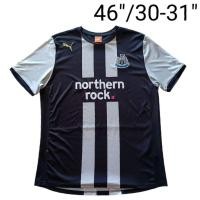ราคา เสื้อบอลแท้ ทีมNEWCASTLE UNITED ปี 2012-13 ป้ายคอไซส์ L มือสอง สภาพดีมาก วัดหน้าผ้าอก 46"ยาว 30-31" (56808222242)