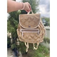 ราคา Authentic | COACH Daisy Gold On Beige W/White Accents Signature Backpack (43732103821)