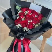 ราคา [ สินค้าพร้อมจัดส่งด่วน ] ช่อกุหลาบแดง 9 ดอก ช่อสีดำ ดอกไม้สด (43030716602)