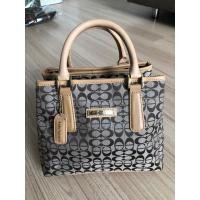 ราคา กระเป๋า Andre Valentino มือสอง ของแท้% สภาพสวย ✨✨ (24661152522)